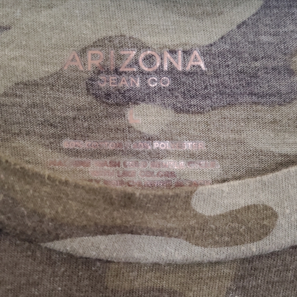 Arizona Jean Co. Camo Top Size L - Picture 2 of 2